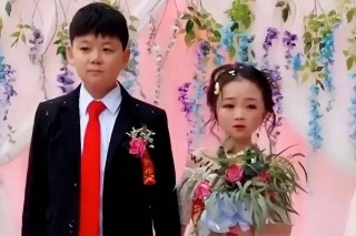 管家婆三肖期期中特_ 四川“最美口袋女孩”2019年结婚，32岁的她却像9岁小女孩 他的婚姻生活令人担忧